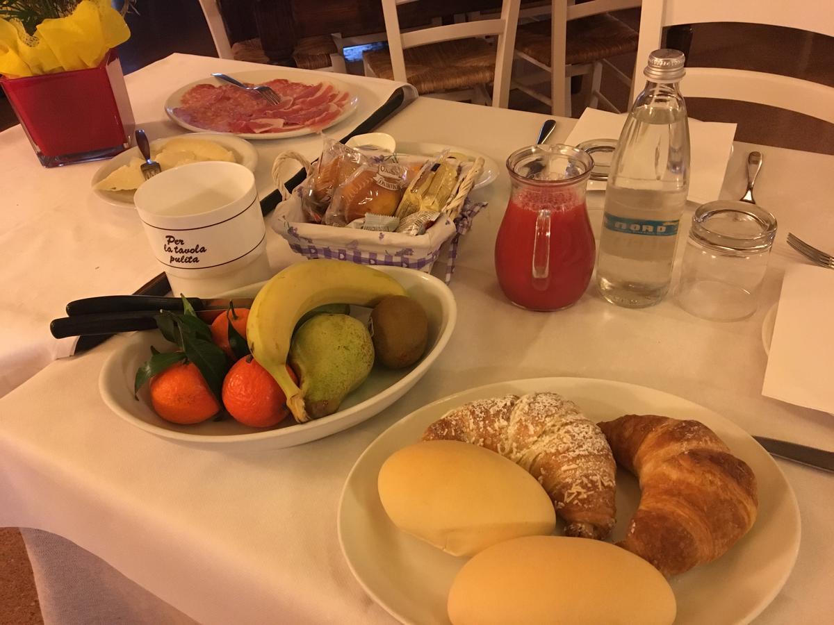 Locanda Ferrari Goro Eksteriør billede