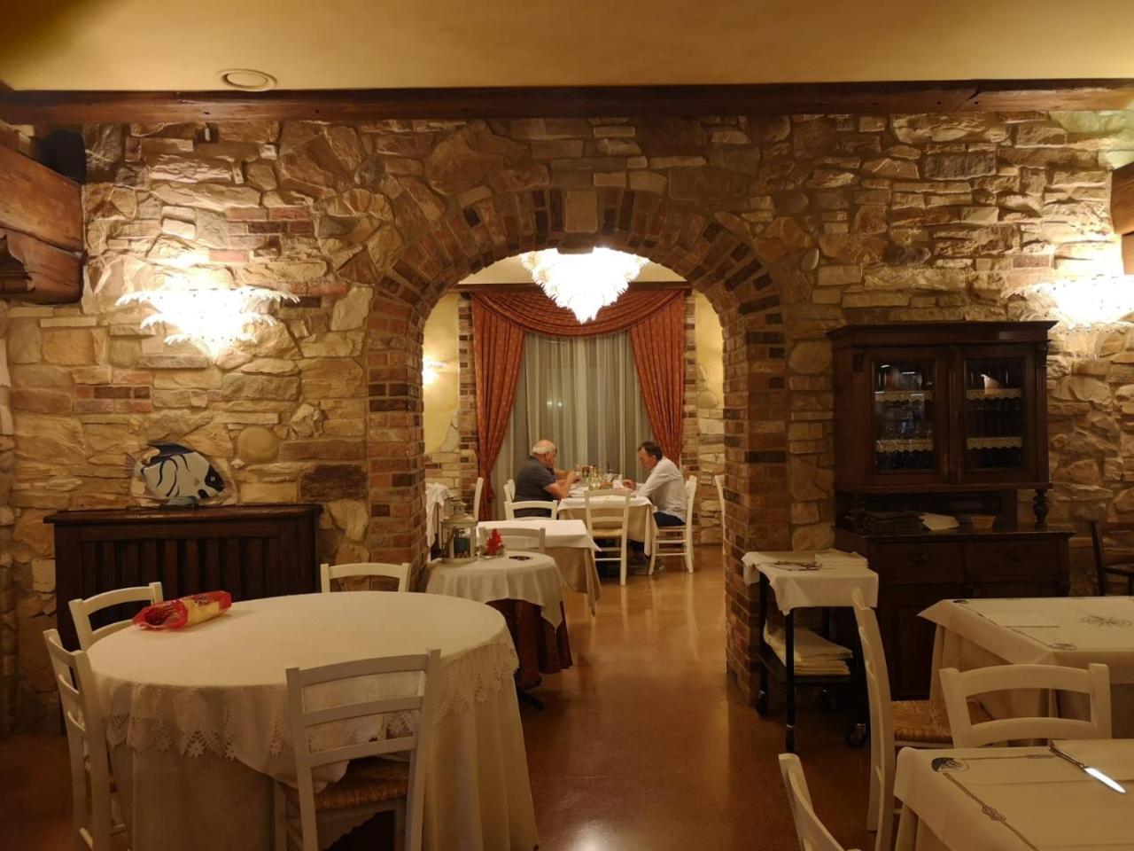 Locanda Ferrari Goro Eksteriør billede